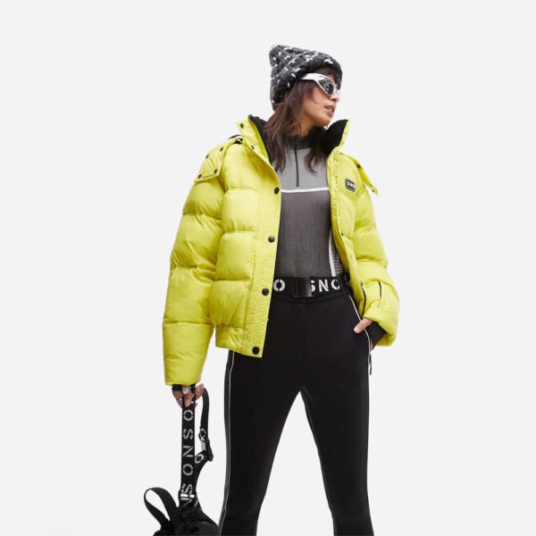 Neon green gym outfit for women